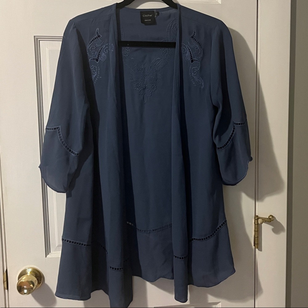 Cliche’ Couture Women's Blue Embroidered Kimono
